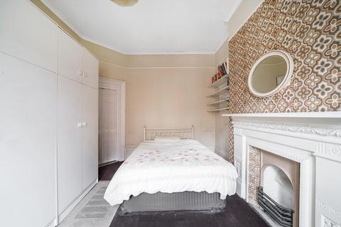 2 bedroom apartment for sale, High Road, Willesden Green