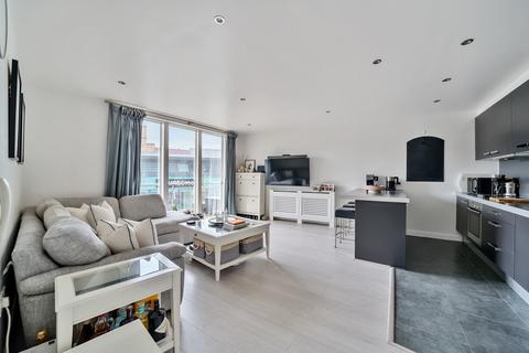 1 bedroom flat for sale, The Heart, Walton On Thames, KT12