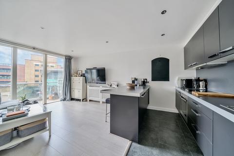 1 bedroom flat for sale, The Heart, Walton On Thames, KT12