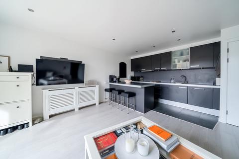 1 bedroom flat for sale, The Heart, Walton On Thames, KT12