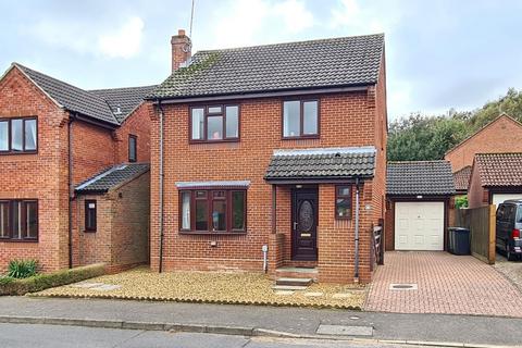 4 bedroom detached house for sale, Chestnut Avenue, North Walsham