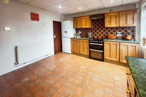 2 bedroom end of terrace house for sale, Hillingford Avenue, Birmingham B43