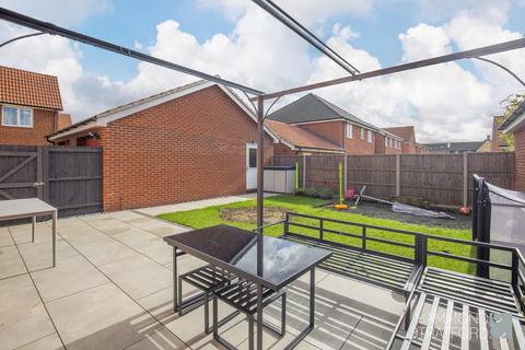 18 Bennett Crescent, Hethersett, Norwich, NR9 3FS