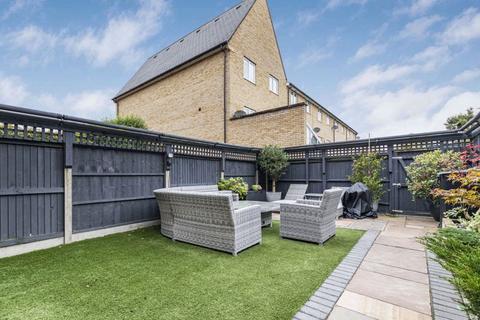 124 Sandringham Drive, Dartford, DA2 7WL