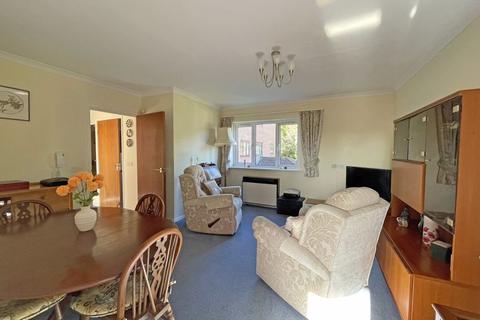 2 bedroom flat for sale, Priory Gardens, Wellington TA21