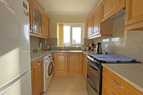 2 bedroom flat for sale, Priory Gardens, Wellington TA21