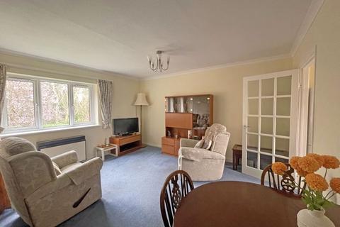 2 bedroom flat for sale, Priory Gardens, Wellington TA21