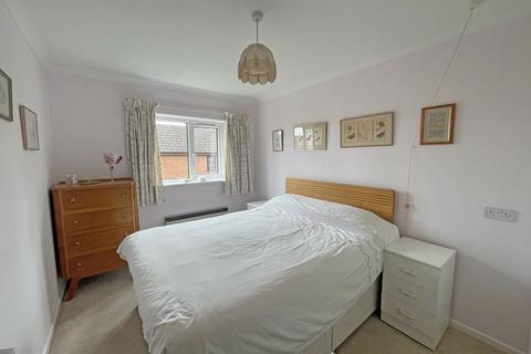 2 bedroom flat for sale, Priory Gardens, Wellington TA21