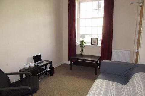 3 bedroom townhouse to rent, Central location, West Street, Exeter