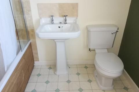3 bedroom townhouse to rent, Central location, West Street, Exeter