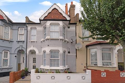 3 bedroom terraced house for sale, Pemdevon Road, Croydon CR0