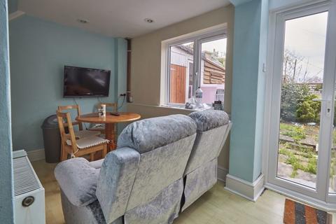 3 bedroom terraced house to rent, Toronto Road, Exeter