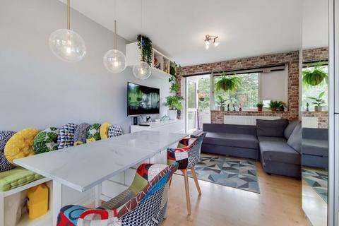 4 bedroom apartment for sale, Dagnall Street, London