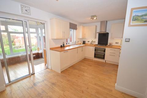 4 bedroom semi-detached house for sale, Eastbury Close, Widnes