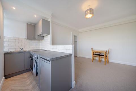 1 bedroom apartment for sale, Du Cane Court, Balham High Road, London SW17 7JL