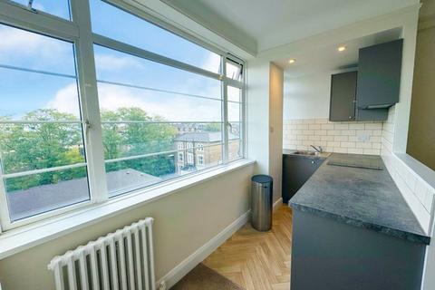 1 bedroom apartment for sale, Du Cane Court, Balham High Road, London SW17 7JL