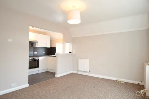 2 bedroom maisonette to rent, Frimley Road