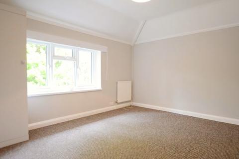 2 bedroom maisonette to rent, Frimley Road