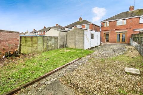 3 bedroom semi-detached house to rent, Nash Grove, Newport