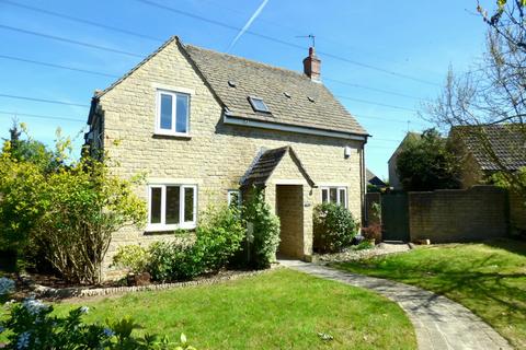 3 bedroom link detached house to rent, Century Close, Cirencester