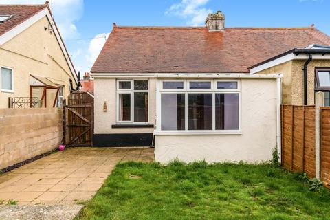 2 bedroom bungalow to rent, Walton Road