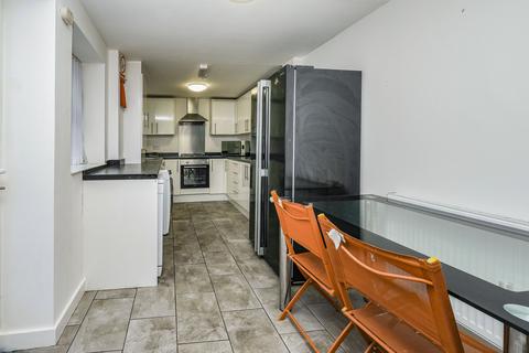 1 bedroom in a house share to rent, Guelph St, L7