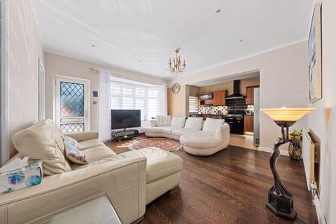 4 bedroom detached bungalow for sale, St. Dunstans Hill, Cheam