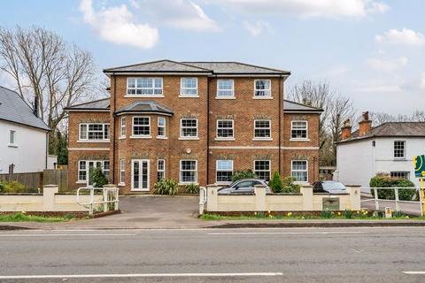 1 bedroom apartment for sale, Portsmouth Road, Thames Ditton, KT7