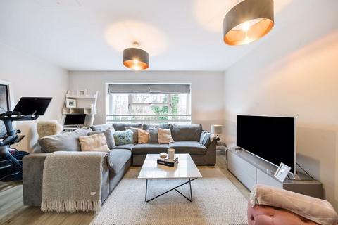 1 bedroom apartment for sale, Portsmouth Road, Thames Ditton, KT7