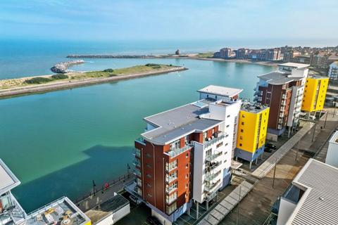 3 bedroom penthouse for sale, Midway Quay, Eastbourne, BN23