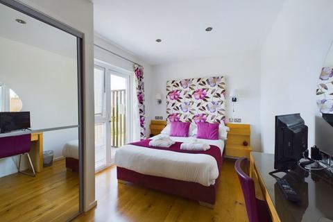 undefined, Portreath - well appointed holiday home