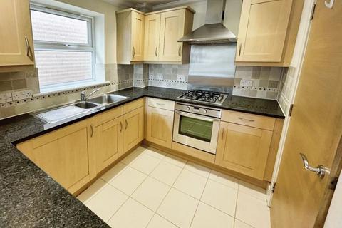 2 bedroom flat to rent, 39 Chapel Road, Poole BH14