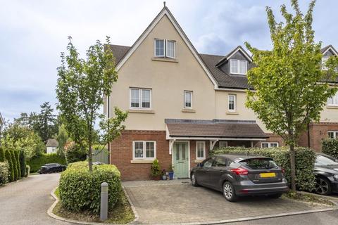 1 Coombe Edge, Crowborough, TN6 2GS
