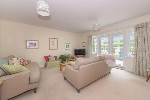 1 Coombe Edge, Crowborough, TN6 2GS