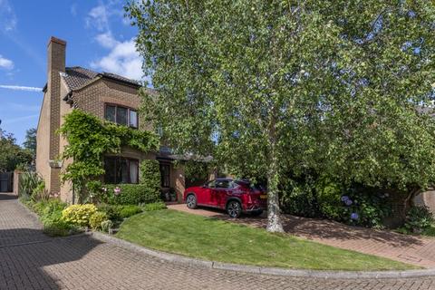 4 bedroom detached house for sale, The Grove, Crowborough