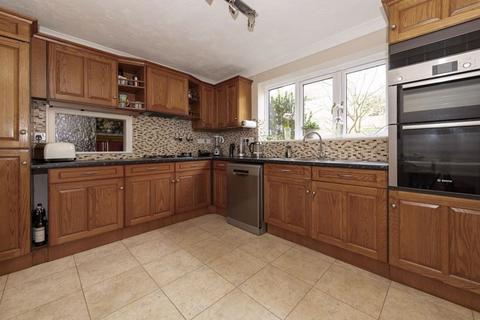 4 bedroom detached house for sale, The Grove, Crowborough