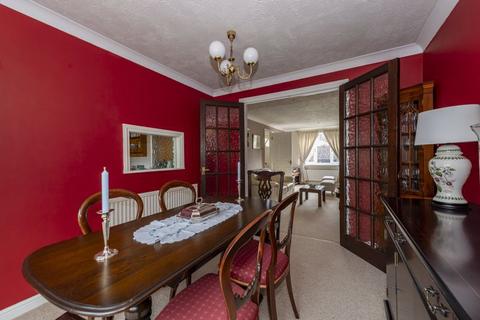 4 bedroom detached house for sale, The Grove, Crowborough