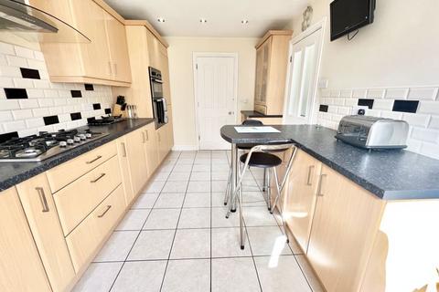 3 bedroom detached house for sale, Scotts Green Close, Dudley DY1