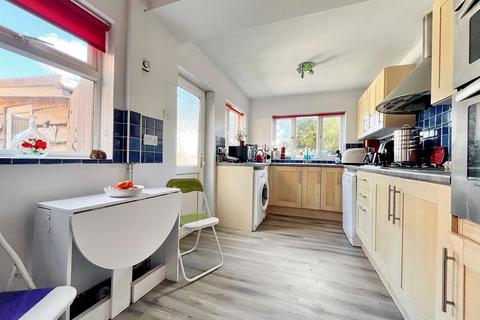 2 bedroom semi-detached house for sale, Mcintyre Road, Worcester WR2