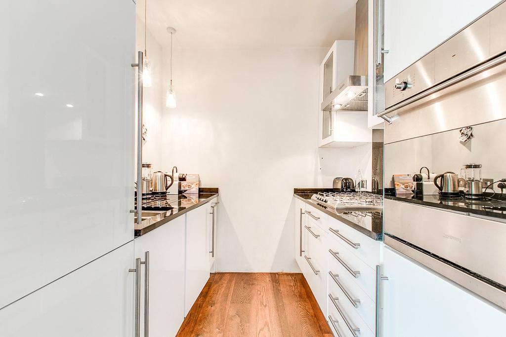 Lower Addison Gardens, London W14 2 bed apartment to rent £2,383 pcm