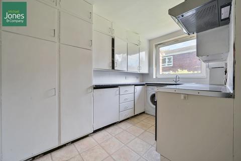 2 bedroom flat to rent, Pevensey Garden, Worthing, West Sussex, BN11