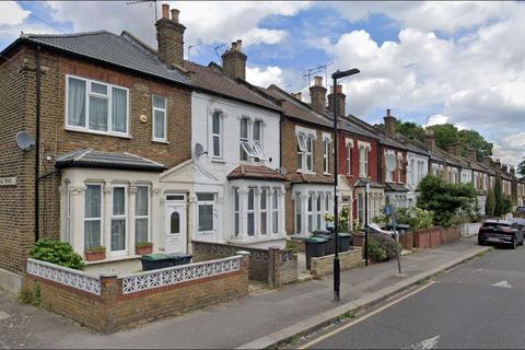 4 bedroom end of terrace house for sale, Hermitage Road, London N4