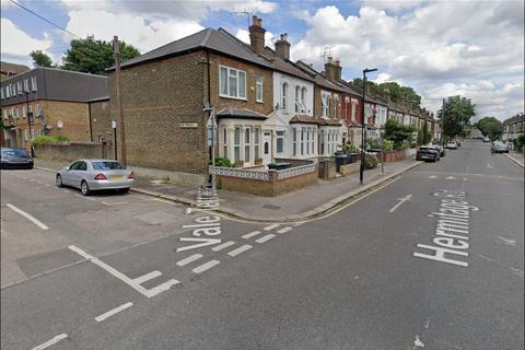 4 bedroom end of terrace house for sale, Hermitage Road, London N4