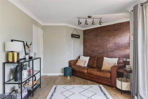 2 bedroom apartment for sale, GUIDE £400,000-£425,000 Shalbourne Square, London E9