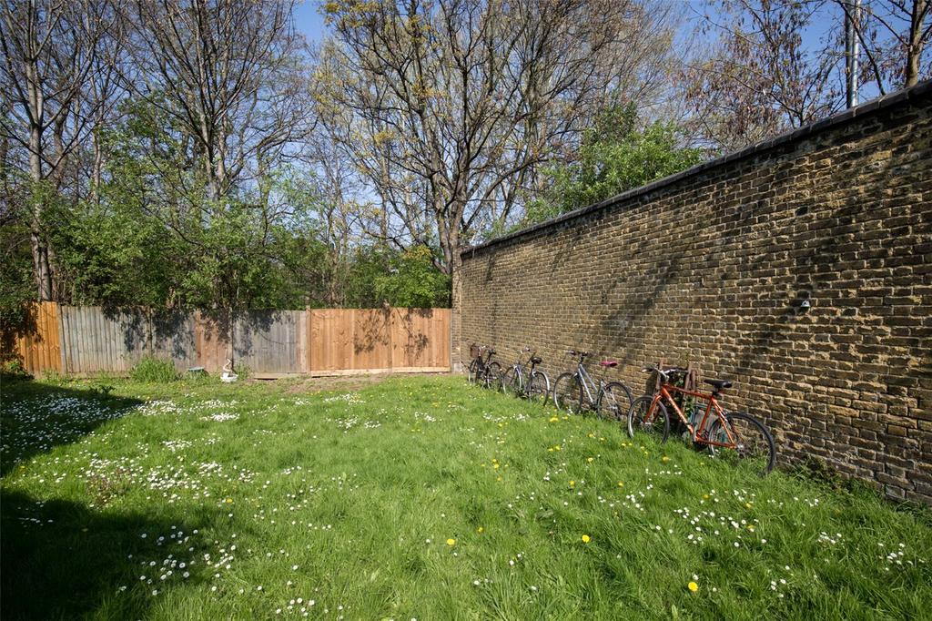 Shalbourne Square E9