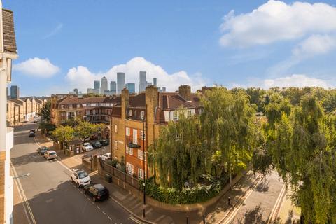 1 bedroom flat for sale, Westminster Court, King & Queen Wharf, Rotherhithe Street, London, SE16