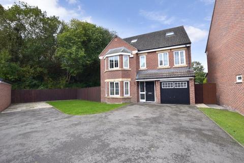 5 bedroom detached house for sale, Tingle View, Farnley, Leeds