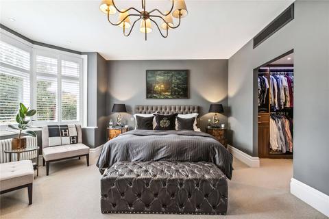 20 Whitehall Gardens, London, W3 9RD