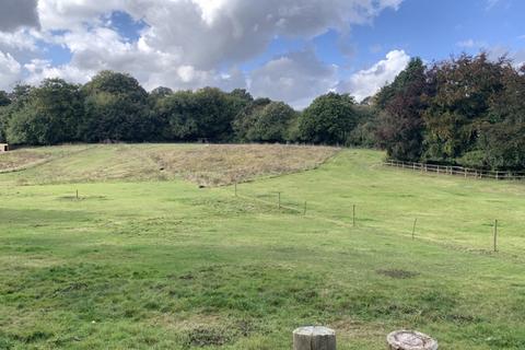 Farm land to rent, 2.27Ha (5.61 Acres) Grass Meadow For Grazing, Spixworth Road / Oak Lane, Norwich , Norfolk, NR6