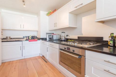 4 bedroom apartment to rent, NW2